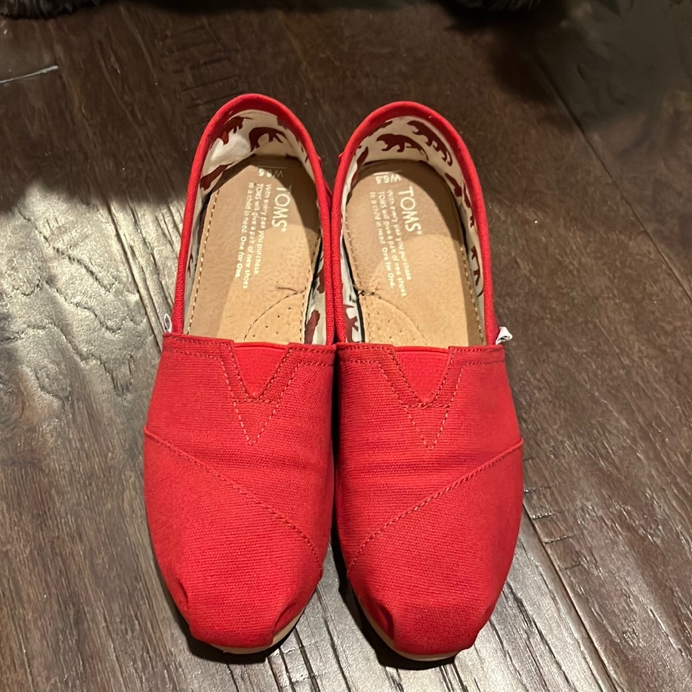 Classic Red Toms
